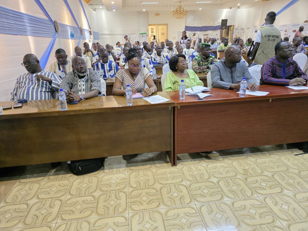 Photo 14: Vue des participants , graduation cohorte 18e frontline, FETP Burkina Faso, Mai 2026